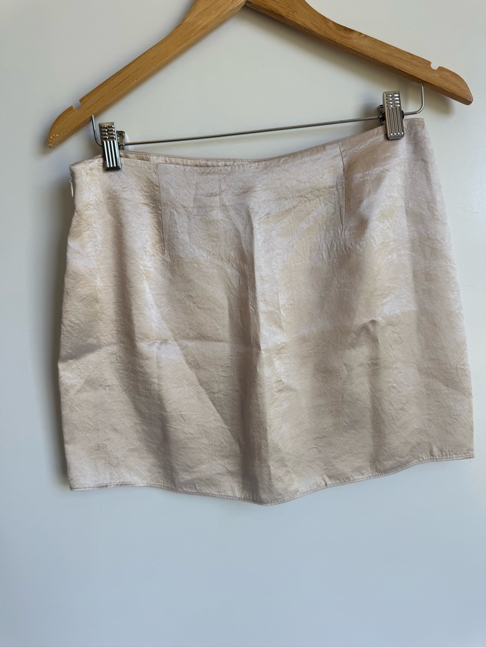Babaton Cream Satin Mini Skirt - Picture 7 of 9